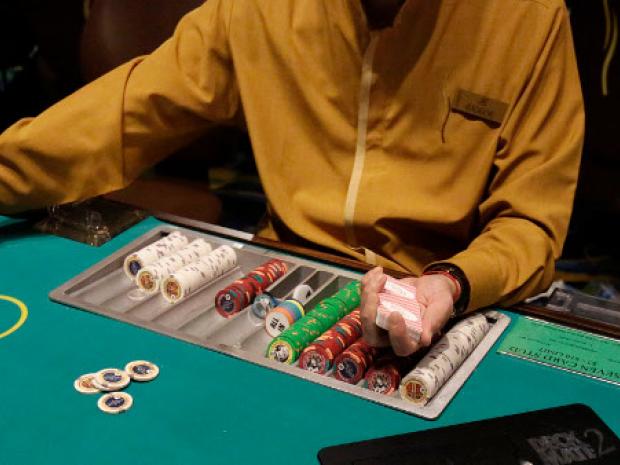 gto_poker_table
