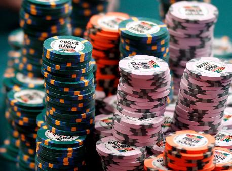 gto_poker_chips_table