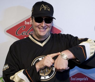 Hellmuth Beats Negreanu